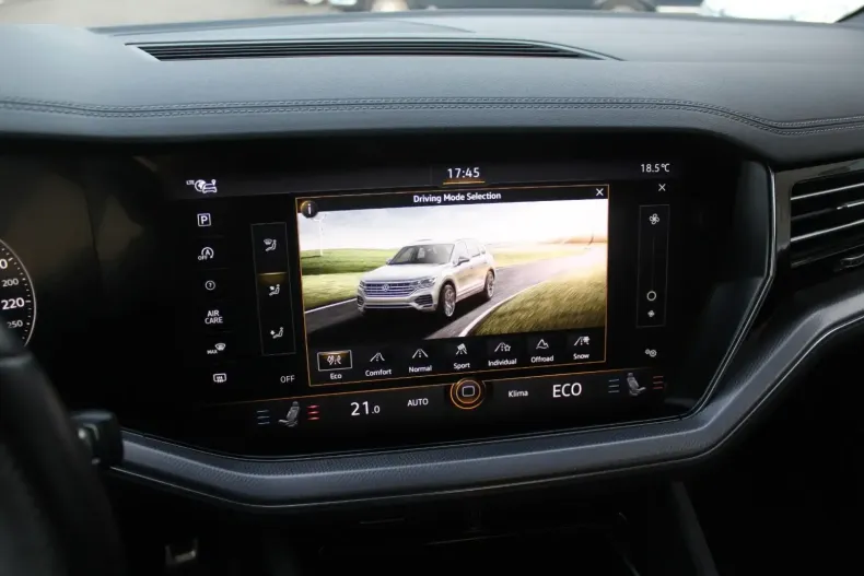 Volkswagen Touareg din 2021 cu 75.800 km - oferta VOL154667 - foto 27