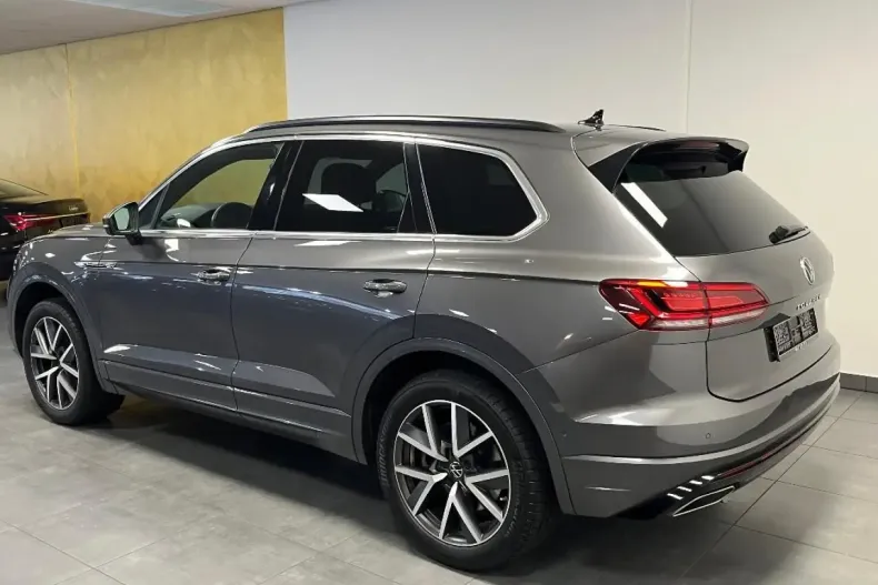 Volkswagen Touareg din 2022 cu 97.700 km - oferta VOL154670 - foto 3