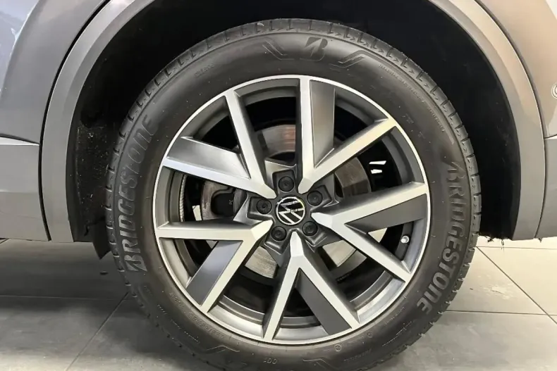 Volkswagen Touareg din 2022 cu 97.700 km - oferta VOL154670 - foto 4