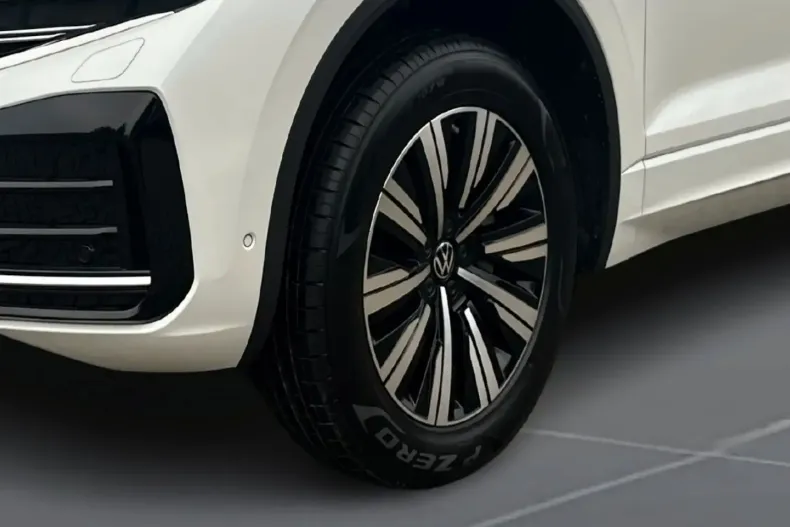 Volkswagen Touareg din 2024 cu 4.985 km - oferta VOL154672 - foto 6