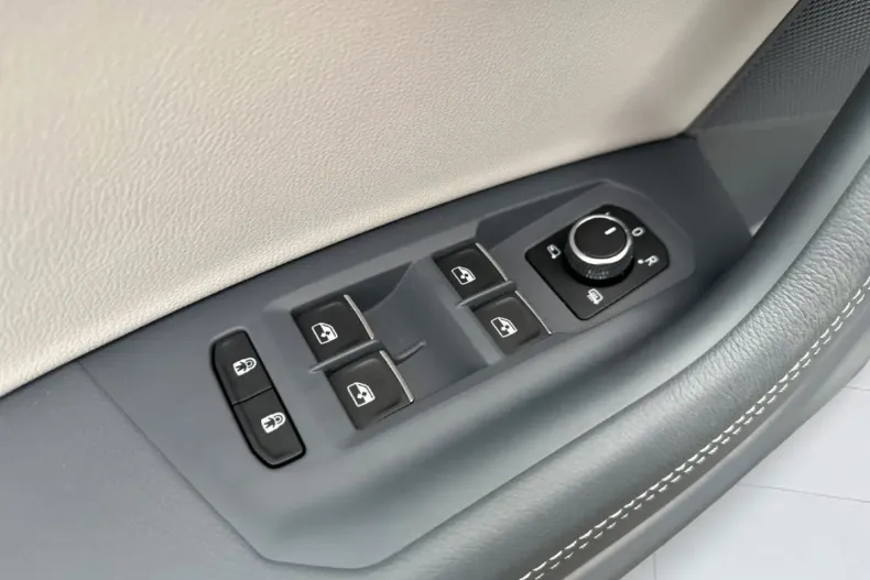 Volkswagen Touareg din 2024 cu 4.985 km - oferta VOL154672 - foto 11