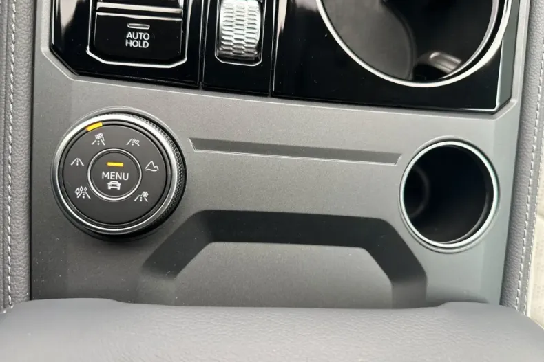 Volkswagen Touareg din 2024 cu 4.985 km - oferta VOL154672 - foto 19