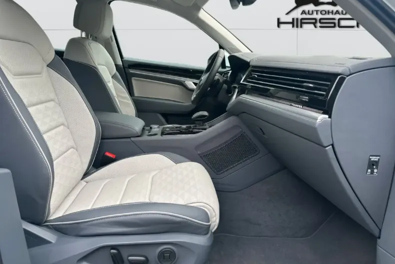 Volkswagen Touareg din 2024 cu 4.985 km - oferta VOL154672 - foto 22