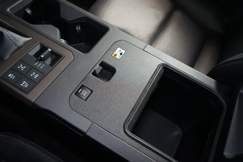 Toyota Land Cruiser din 2024 cu 12.388 km - oferta TOY154674 - foto 26