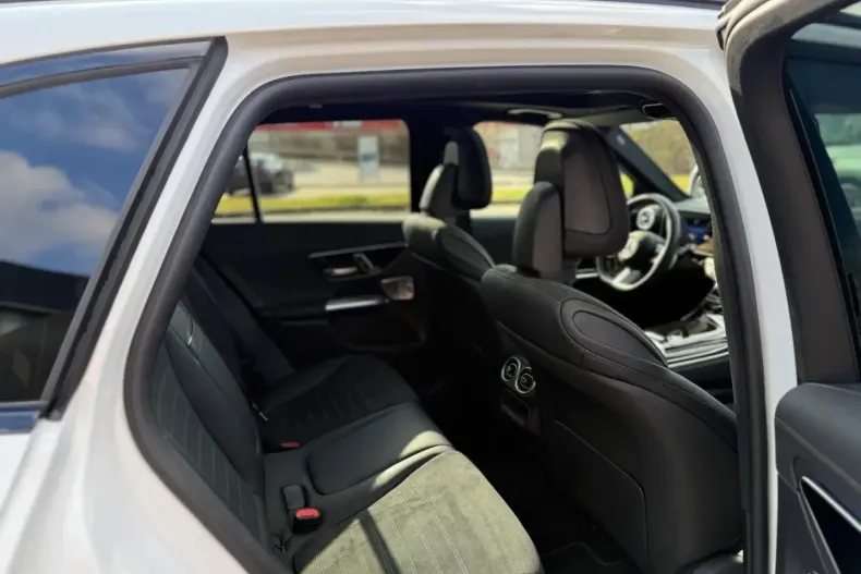 Mercedes-Benz GLC 300 din 2024 cu 24.900 km - oferta MER154675 - foto 6