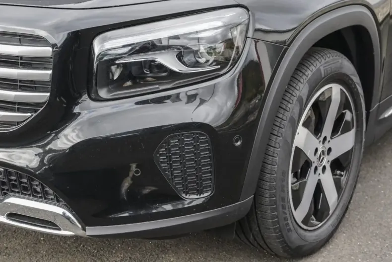 Mercedes-Benz GLB 250 din 2025 cu 10.738 km - oferta MER154676 - foto 4