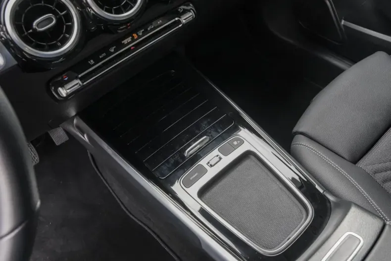 Mercedes-Benz GLB 250 din 2025 cu 10.738 km - oferta MER154676 - foto 17