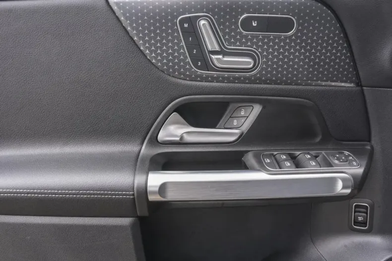 Mercedes-Benz GLB 250 din 2025 cu 10.738 km - oferta MER154676 - foto 18