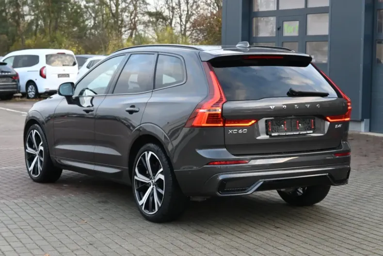 Volvo XC60 din 2023 cu 42.800 km - oferta VOL154683 - foto 3