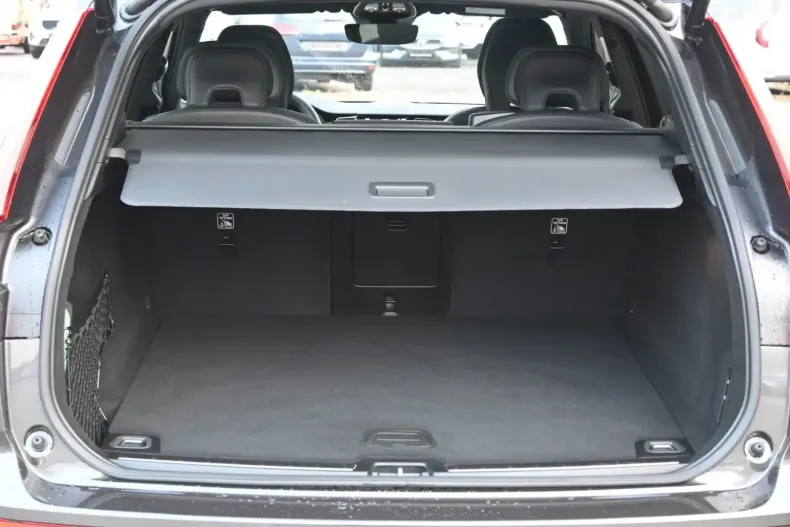 Volvo XC60 din 2023 cu 42.800 km - oferta VOL154683 - foto 6