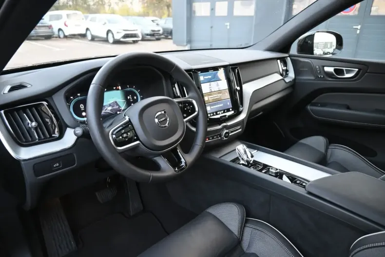 Volvo XC60 din 2023 cu 42.800 km - oferta VOL154683 - foto 9