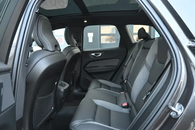 Volvo XC60 din 2023 cu 42.800 km - oferta VOL154683 - foto 15