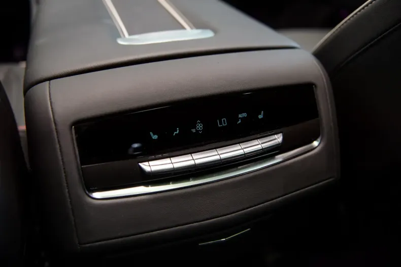 Cadillac Escalade din 2025 cu 4.260 km - oferta CAD154693 - foto 33