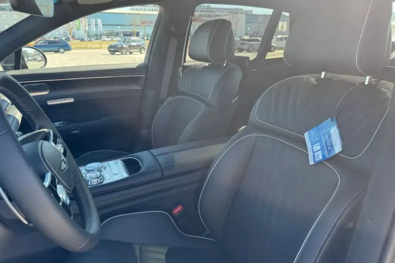 Genesis G90 din 2025 cu 7.900 km - oferta GEN154711 - foto 2