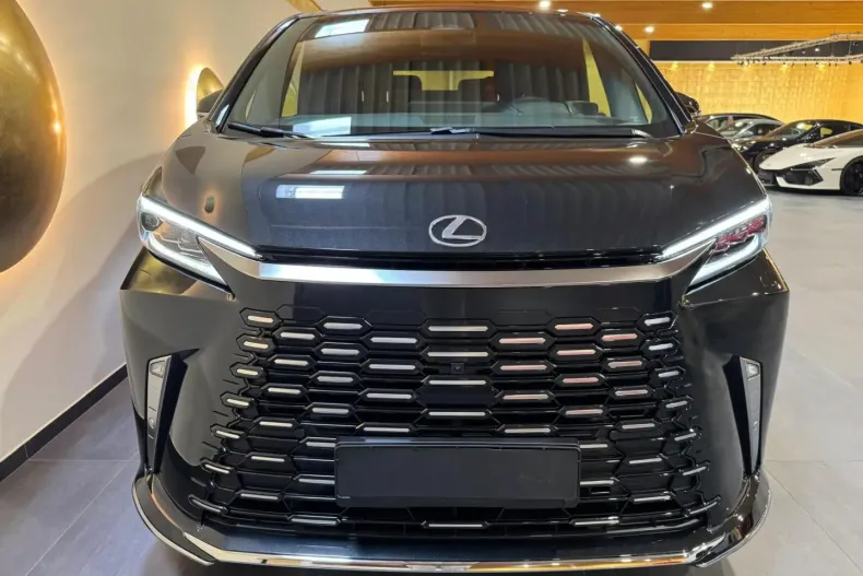 Lexus LM din 2025 cu 50 km - oferta LEX154717 - foto 3