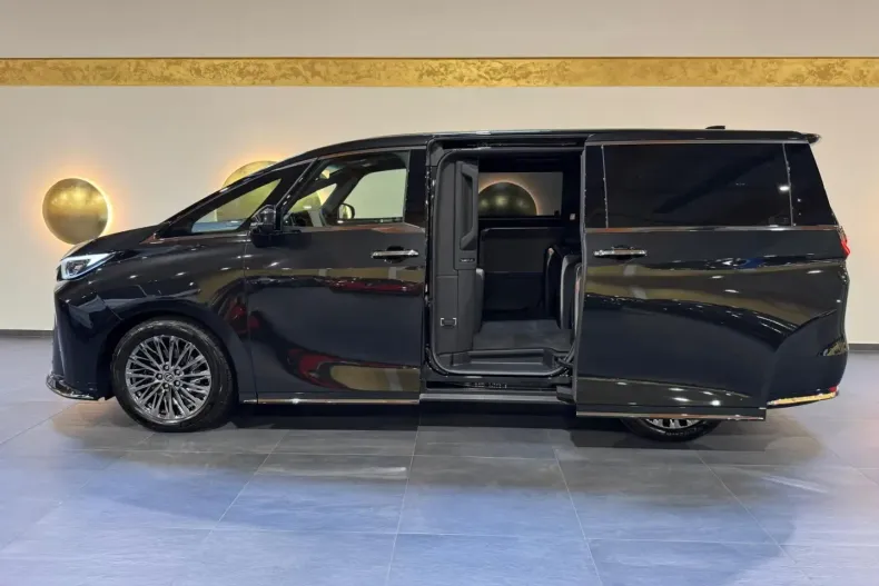 Lexus LM din 2025 cu 50 km - oferta LEX154717 - foto 7