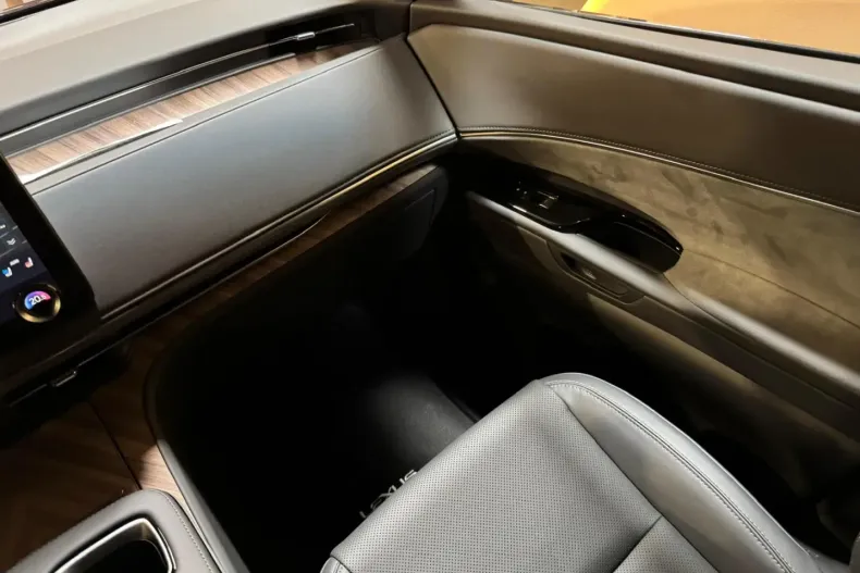 Lexus LM din 2025 cu 50 km - oferta LEX154717 - foto 15