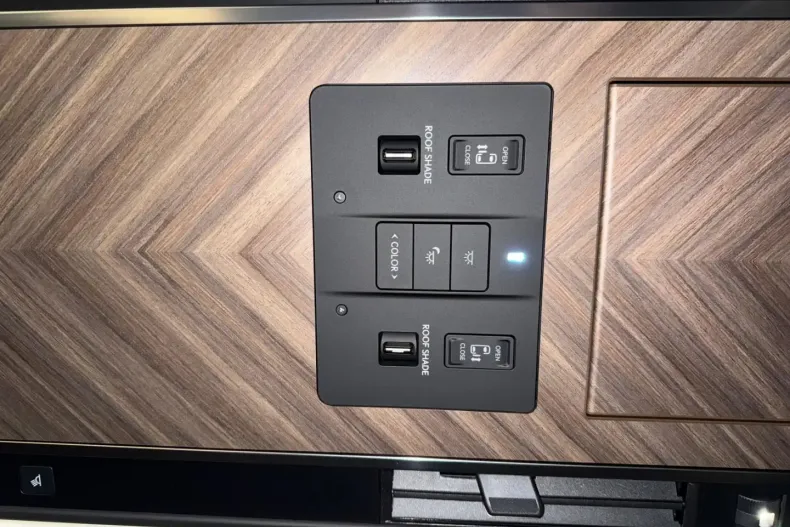 Lexus LM din 2025 cu 50 km - oferta LEX154717 - foto 26