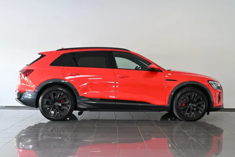 Audi Q8 e-tron din 2023 cu 76.656 km - oferta AUD154743 - foto 4