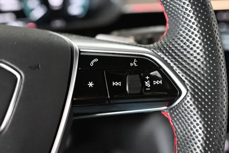 Audi Q8 e-tron din 2023 cu 76.656 km - oferta AUD154743 - foto 16