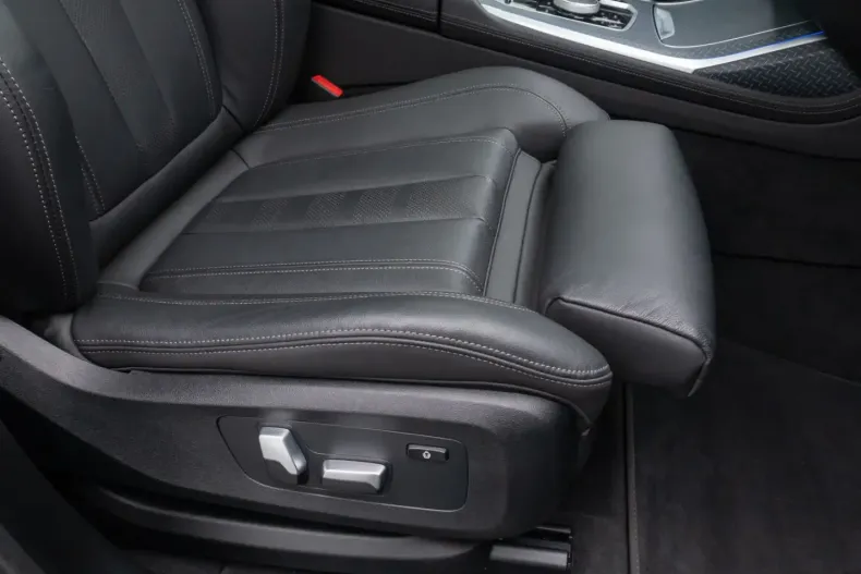 BMW X7 din 2022 cu 71.876 km - oferta BMW154747 - foto 36