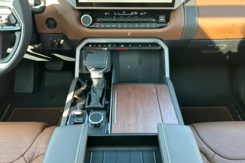 Toyota Sequoia din 2025 cu 100 km - oferta TOY154750 - foto 12