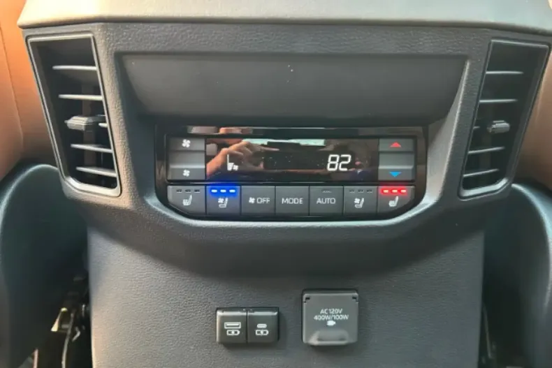 Toyota Sequoia din 2025 cu 100 km - oferta TOY154750 - foto 19