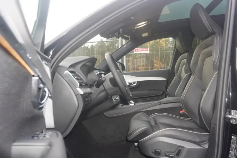 Volvo XC90 din 2024 cu 14.892 km - oferta VOL154764 - foto 13