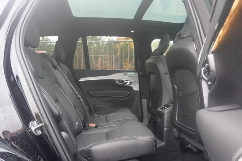 Volvo XC90 din 2024 cu 14.892 km - oferta VOL154764 - foto 16