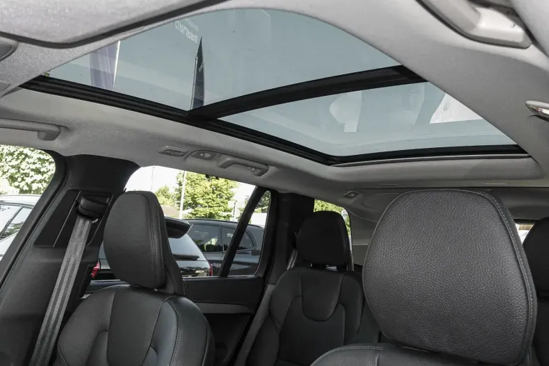 Volvo XC90 din 2024 cu 18.016 km - oferta VOL154766 - foto 8