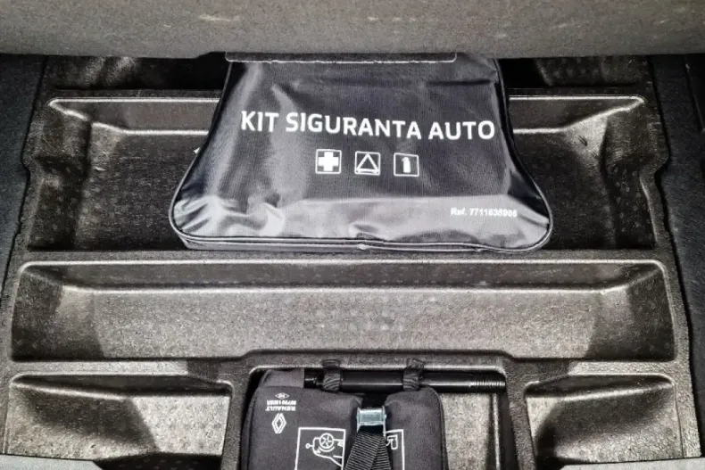 Renault Austral din 2023 cu 45.292 km - oferta REN154777 - foto 21