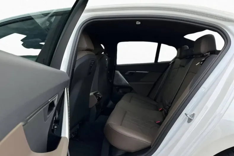 BMW 520 din 2025 cu 22.299 km - oferta BMW154781 - foto 9