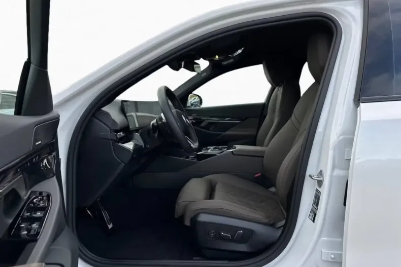 BMW 520 din 2025 cu 22.299 km - oferta BMW154781 - foto 11