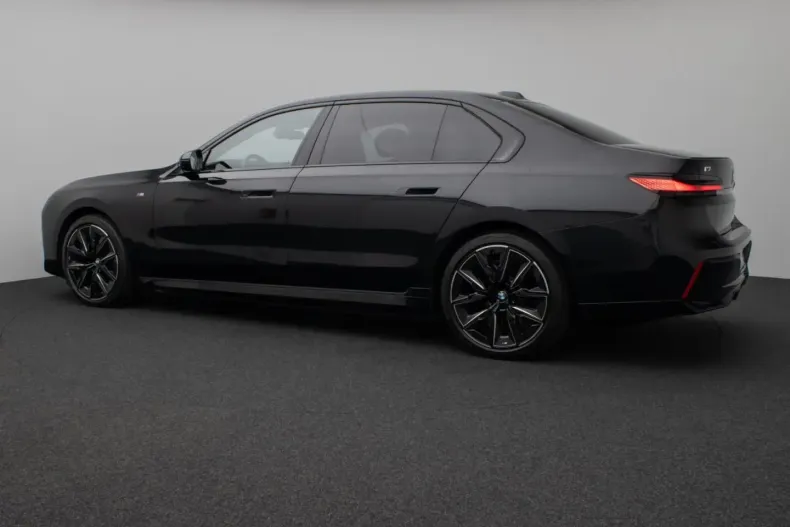 BMW i7 din 2023 cu 23.029 km - oferta BMW154817 - foto 9