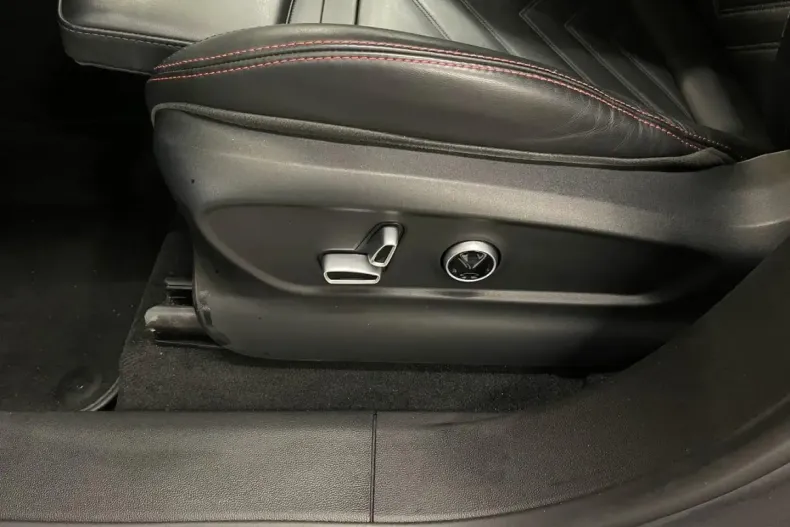 Maserati Grecale din 2023 cu 70.406 km - oferta MAS154821 - foto 28