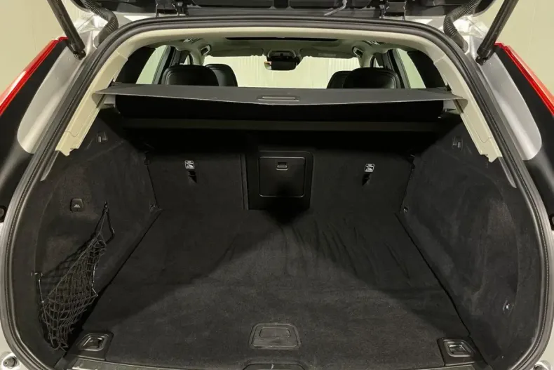 Volvo XC60 din 2021 cu 139.012 km - oferta VOL154824 - foto 14