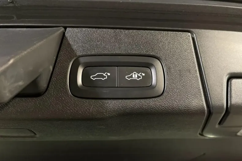 Volvo XC60 din 2021 cu 139.012 km - oferta VOL154824 - foto 24