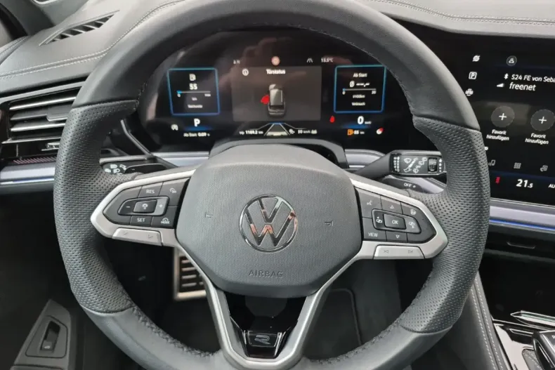 Volkswagen Touareg din 2024 cu 15.900 km - oferta VOL154838 - foto 15