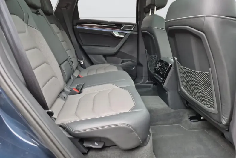 Volkswagen Touareg din 2024 cu 15.900 km - oferta VOL154838 - foto 25