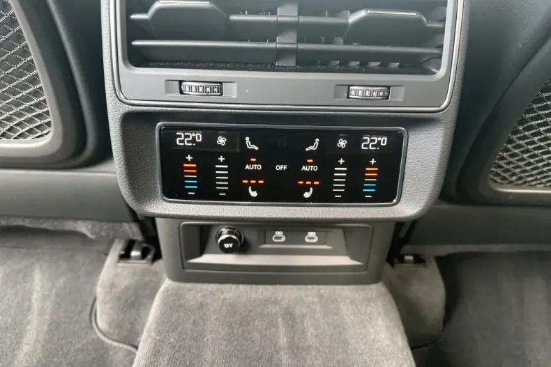 Audi RSQ8 din 2023 cu 17.490 km - oferta AUD154839 - foto 30