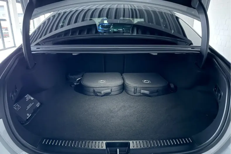 Mercedes-Benz E 300 din 2024 cu 15.400 km - oferta MER154849 - foto 7