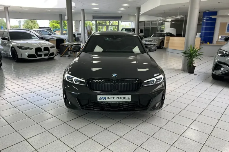 BMW 330 din 2024 cu 1.650 km - oferta BMW154866 - foto 1