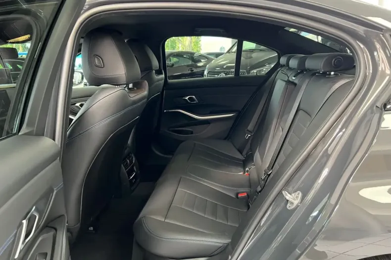 BMW 330 din 2024 cu 1.650 km - oferta BMW154866 - foto 19