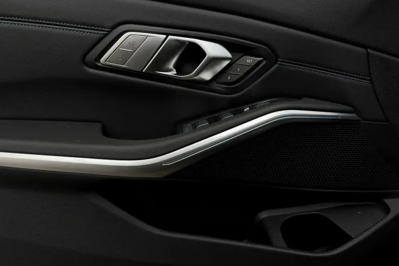 BMW 330 din 2024 cu 17.600 km - oferta BMW154867 - foto 15