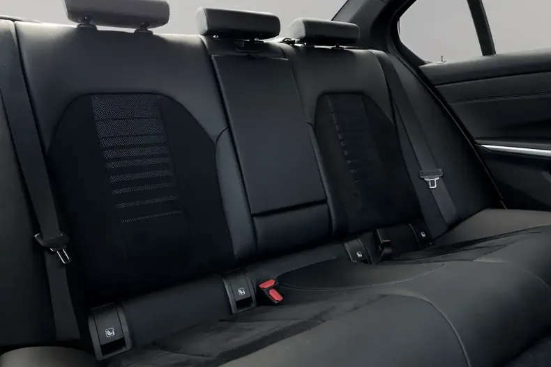 BMW 330 din 2024 cu 15.000 km - oferta BMW154868 - foto 13