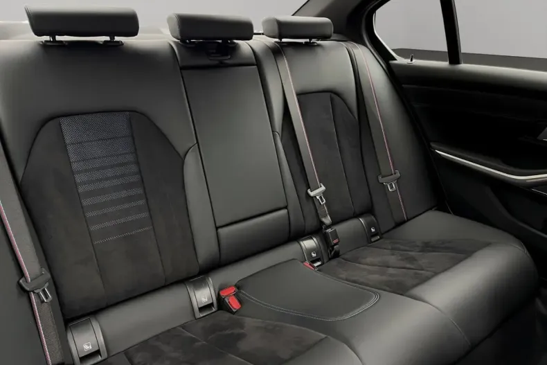 BMW 330 din 2024 cu 21.650 km - oferta BMW154870 - foto 13