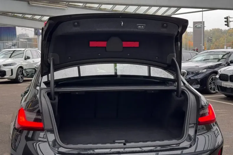 BMW 330 din 2022 cu 33.968 km - oferta BMW154875 - foto 4