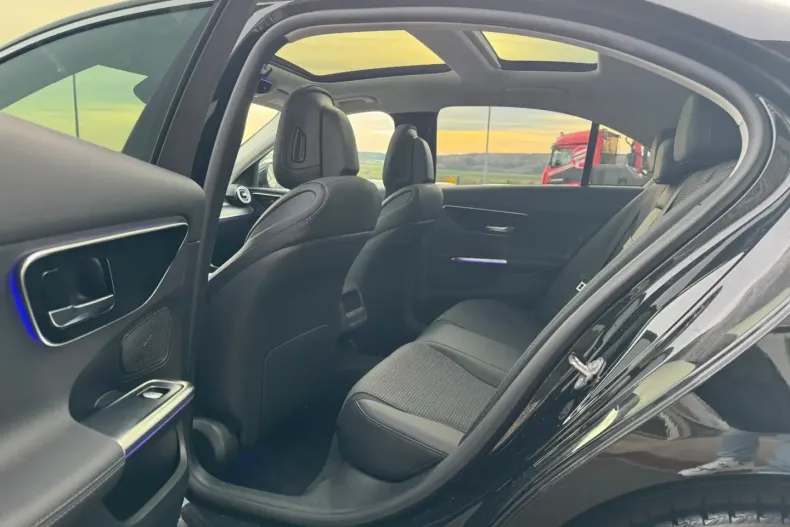 Mercedes-Benz C 220 din 2023 cu 11.100 km - oferta MER154898 - foto 9