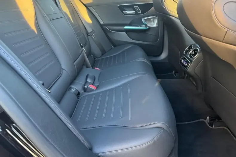 Mercedes-Benz C 300 din 2024 cu 32.600 km - oferta MER154902 - foto 4