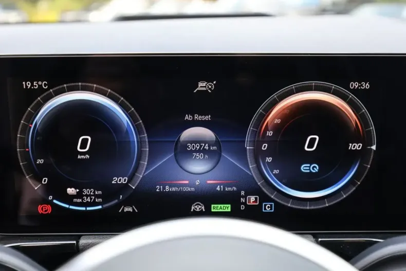 Mercedes-Benz EQA din 2022 cu 30.956 km - oferta MER154919 - foto 17